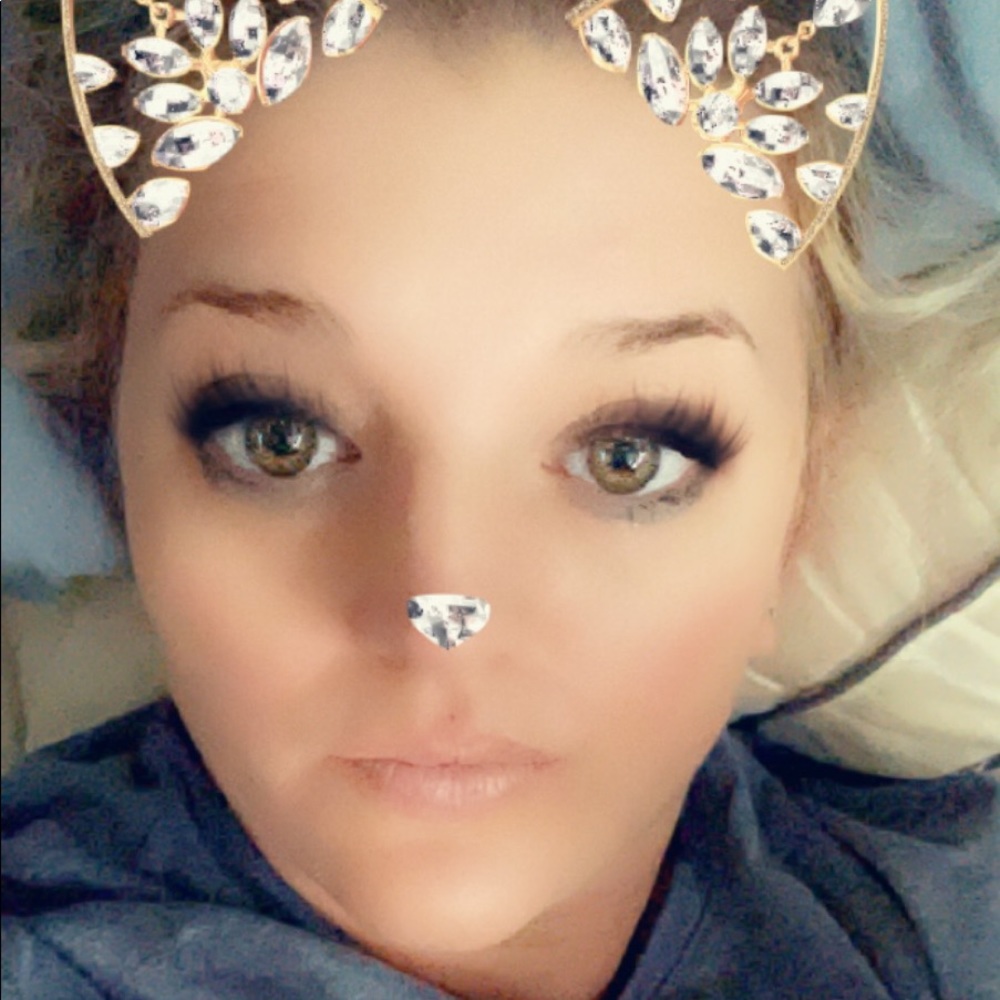 Meet your Posher, Leslie